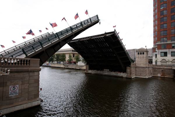 Tourist dies in fall from Milwaukee drawbridge
